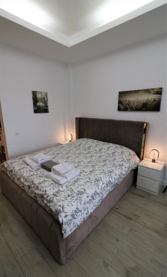 Charming City Center Apartment - Free Minibar Bucharest Exterior photo