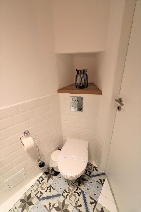 Charming City Center Apartment - Free Minibar Bucharest Exterior photo