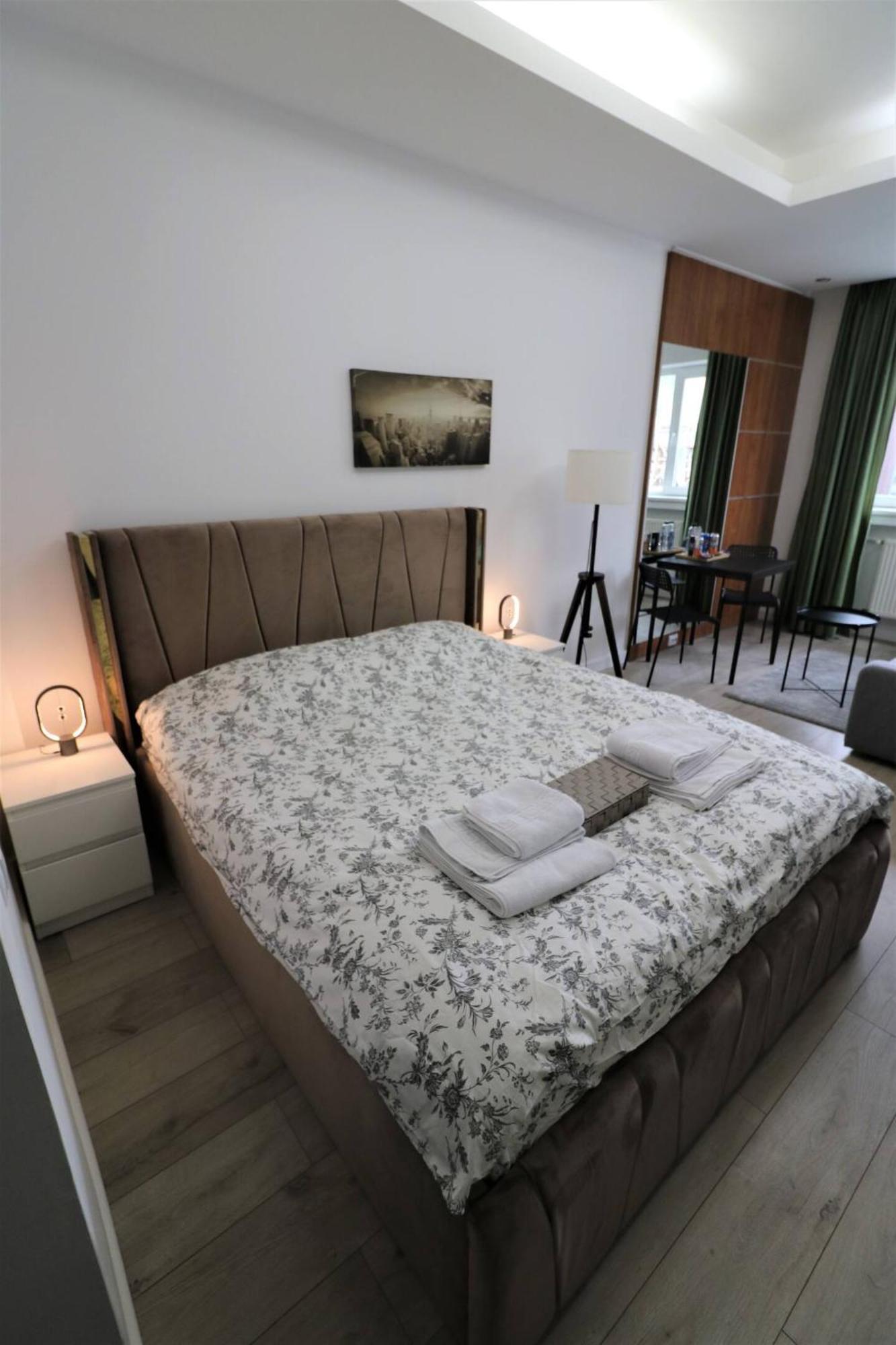 Charming City Center Apartment - Free Minibar Bucharest Exterior photo